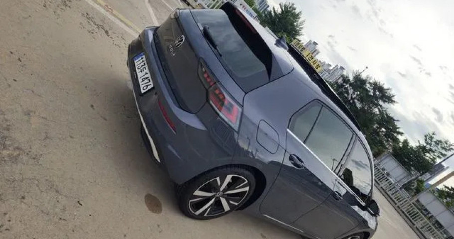 Volkswagen Golf 