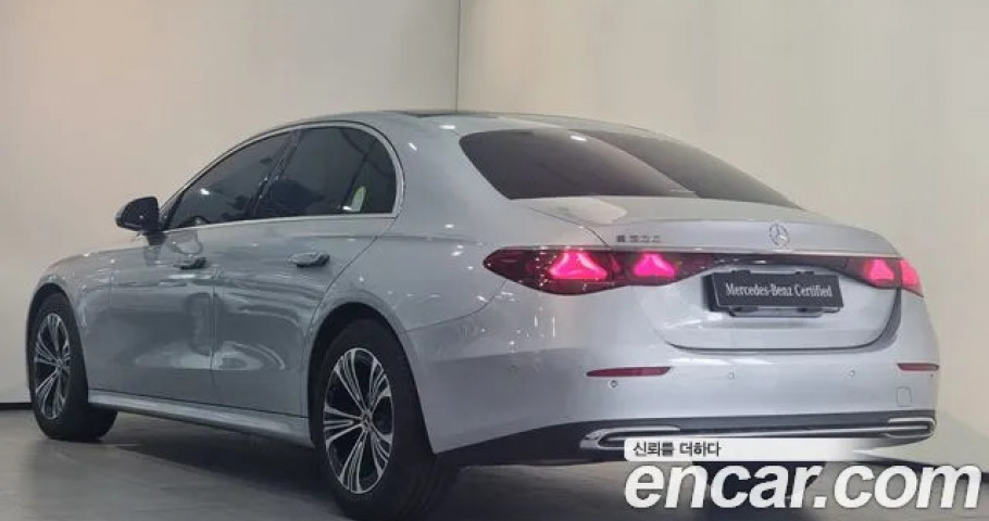 Mercedes-Benz E-Class 