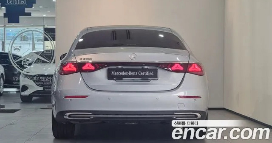 Mercedes-Benz E-Class 
