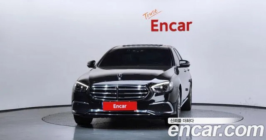 Mercedes-Benz E-Class 