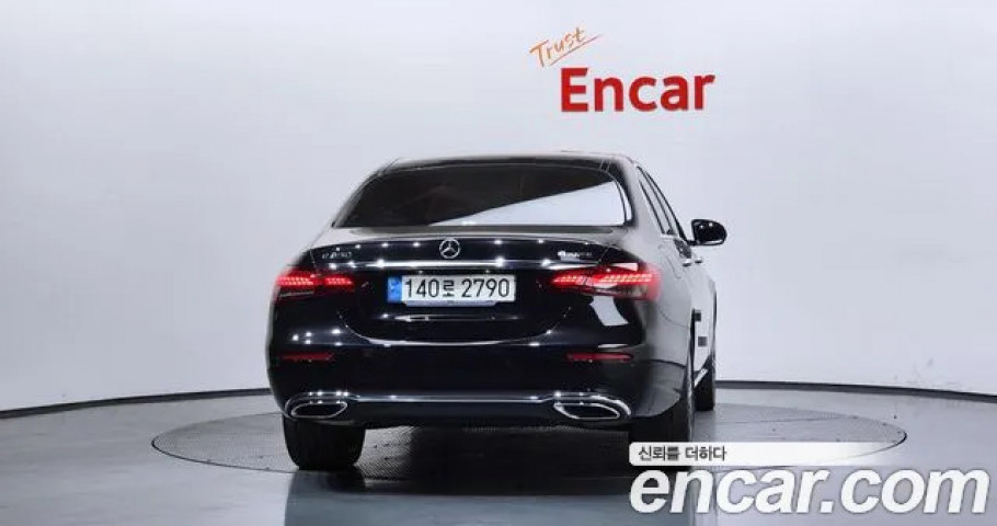 Mercedes-Benz E-Class 