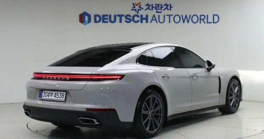 Porsche Panamera 
