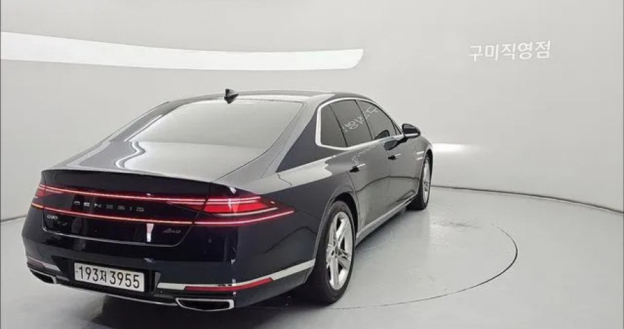 Genesis G90 