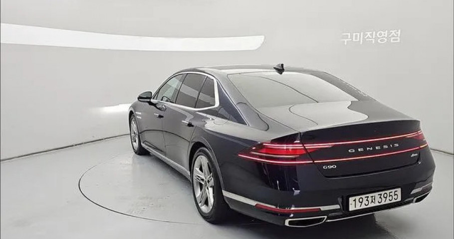 Genesis G90 