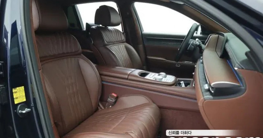 Genesis G90 