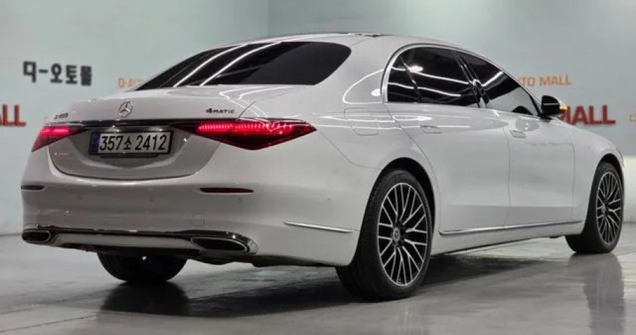 Mercedes-Benz S-Class 