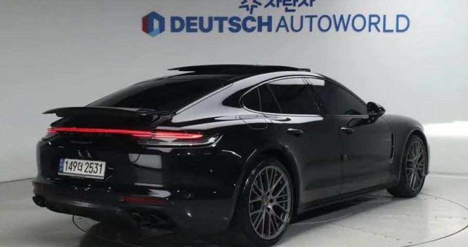 Porsche Panamera 