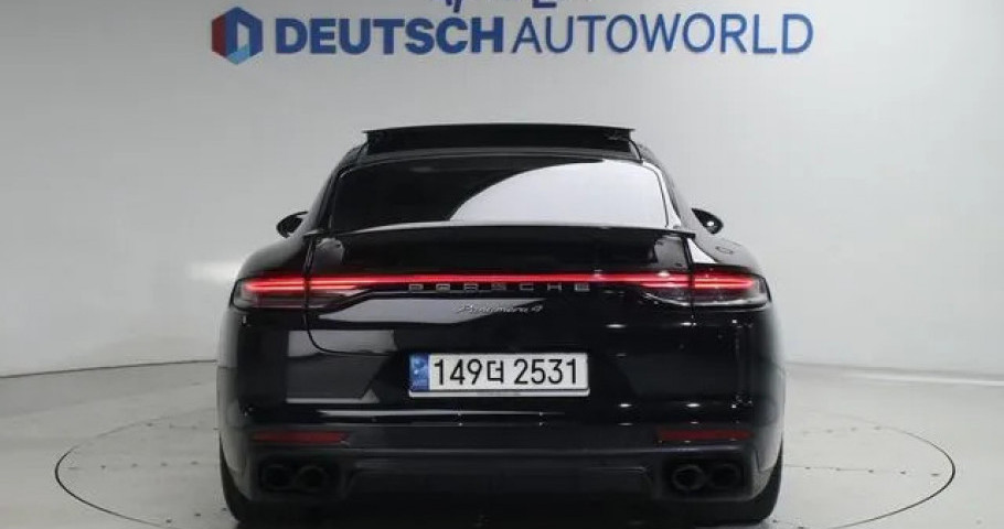 Porsche Panamera 