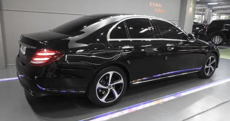 Mercedes-Benz E-Class 