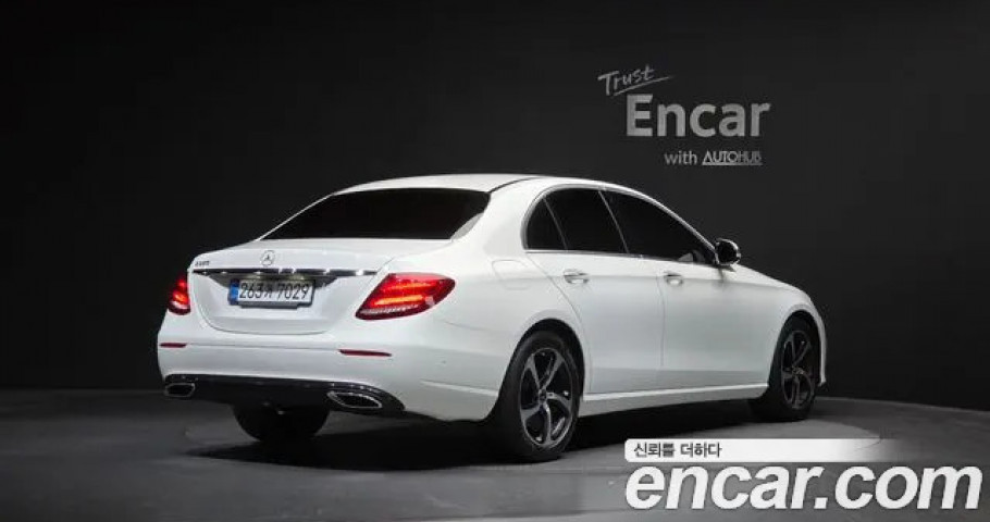 Mercedes-Benz E-Class 