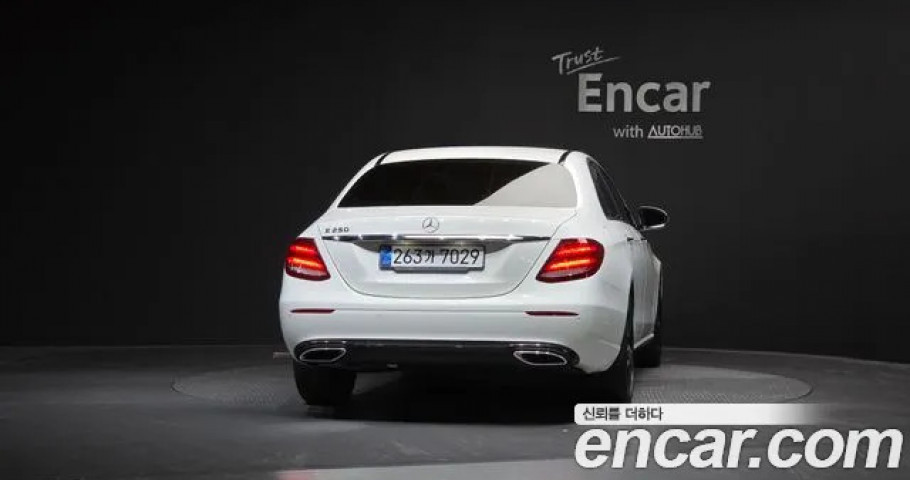 Mercedes-Benz E-Class 
