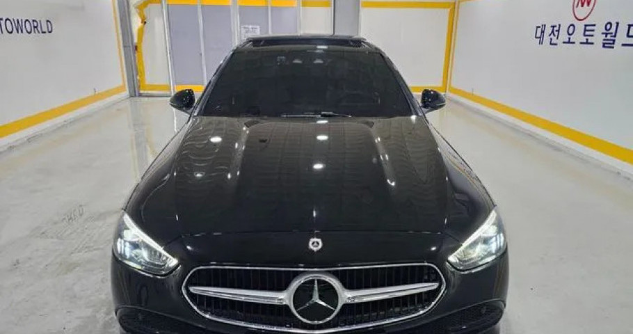 Mercedes-Benz C-Class 