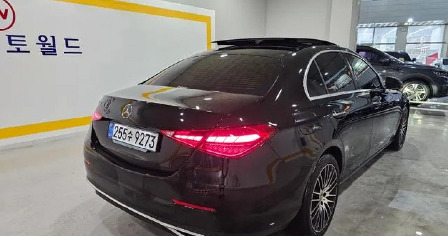 Mercedes-Benz C-Class 