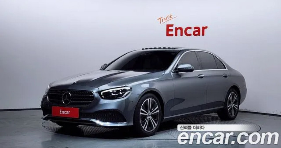 Mercedes-Benz E-Class 