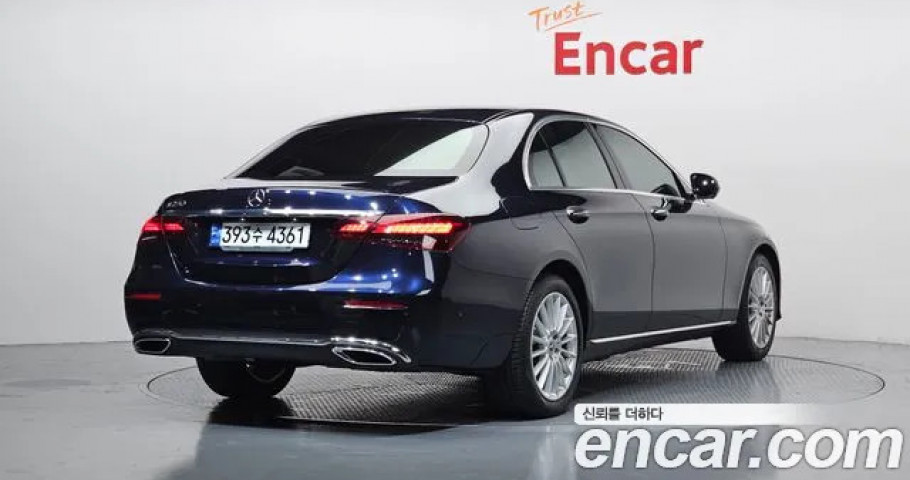 Mercedes-Benz E-Class 