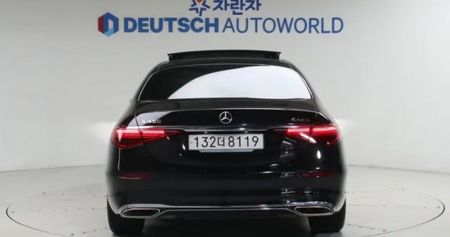 Mercedes-Benz S-Class 