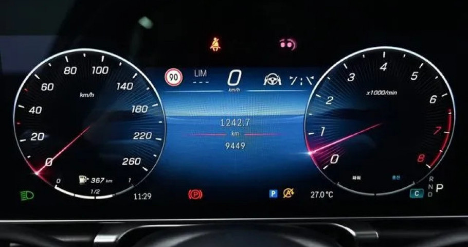 Mercedes-Benz S-Class 