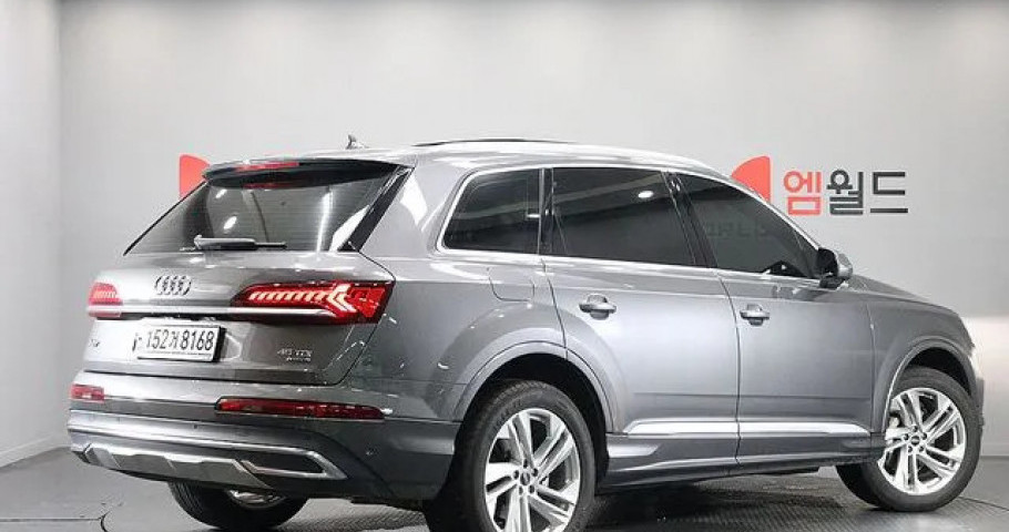 Audi Q7 