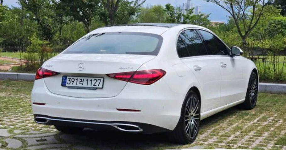 Mercedes-Benz C-Class 