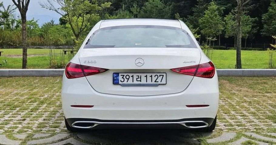 Mercedes-Benz C-Class 