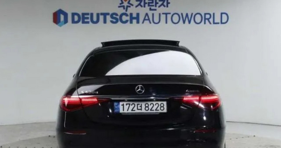 Mercedes-Benz S-Class 