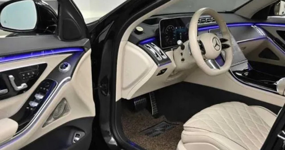 Mercedes-Benz S-Class 