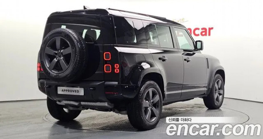 Land Rover Defender 