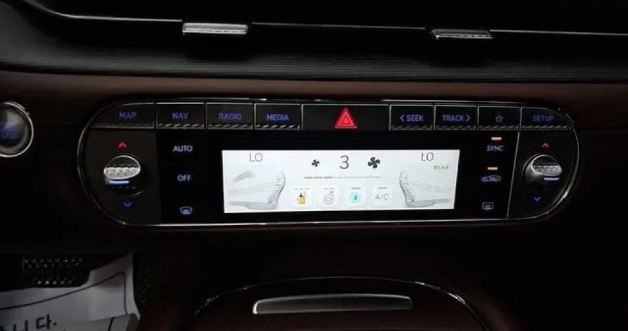 Genesis G90 