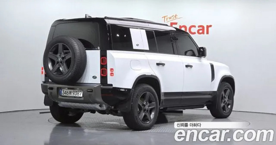 Land Rover Defender 