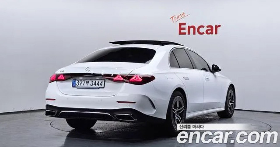 Mercedes-Benz E-Class 
