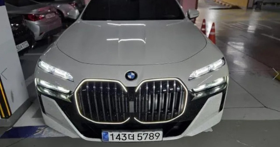 Bmw 7-Series 