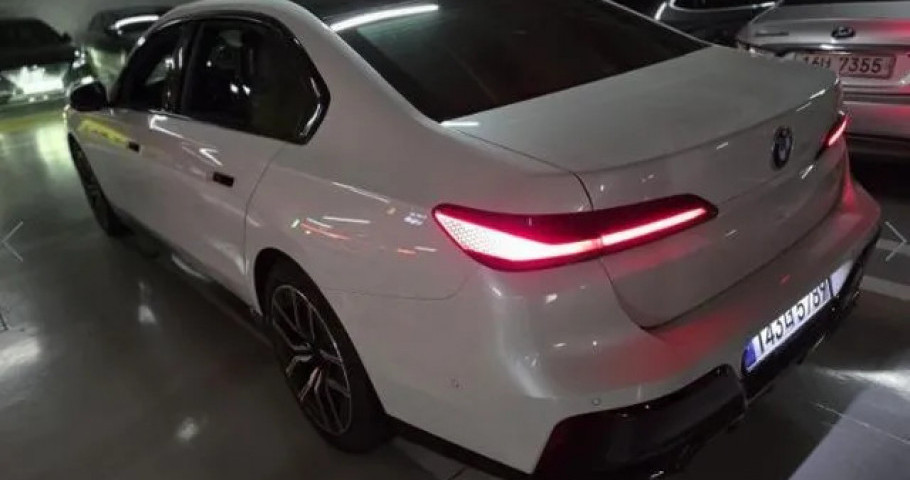 Bmw 7-Series 