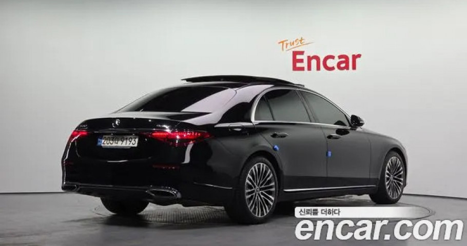 Mercedes-Benz S-Class 