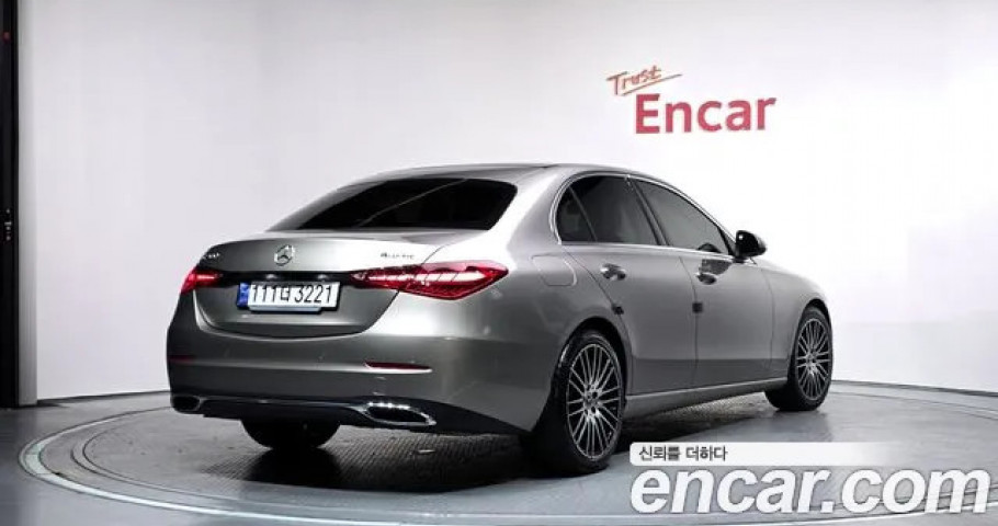 Mercedes-Benz C-Class 