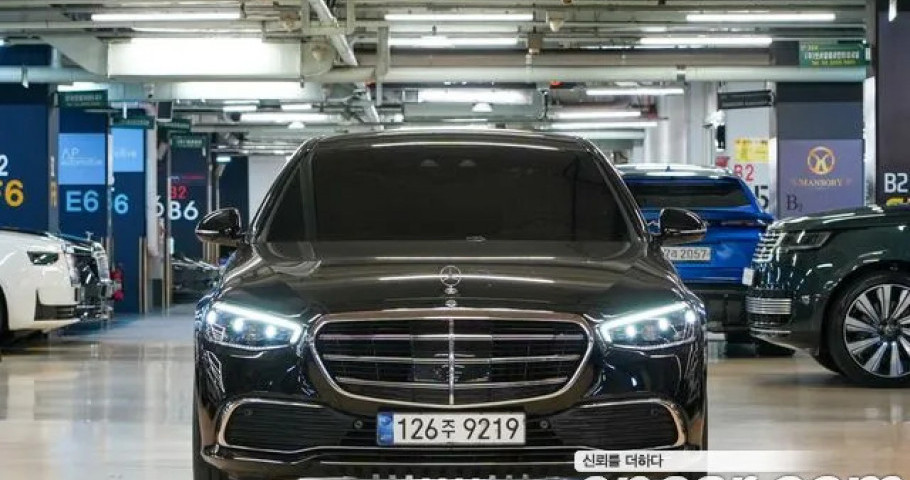 Mercedes-Benz S-Class 