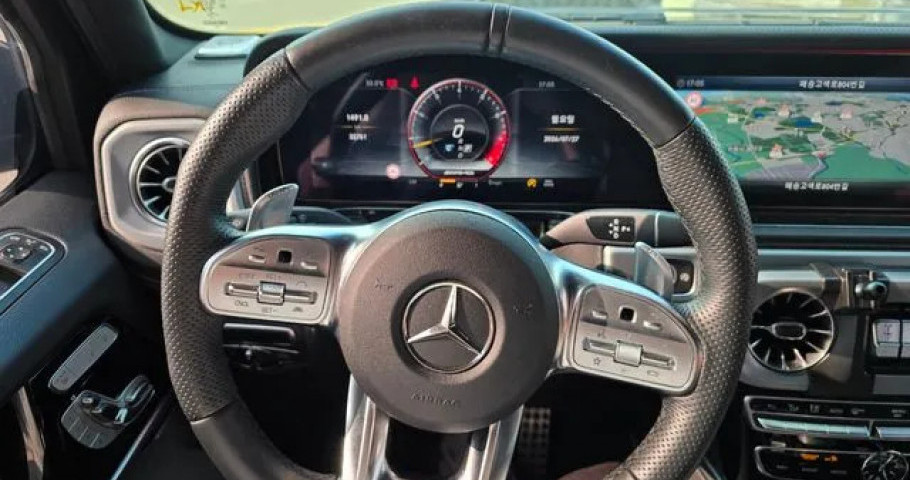 Mercedes-Benz G-Class 