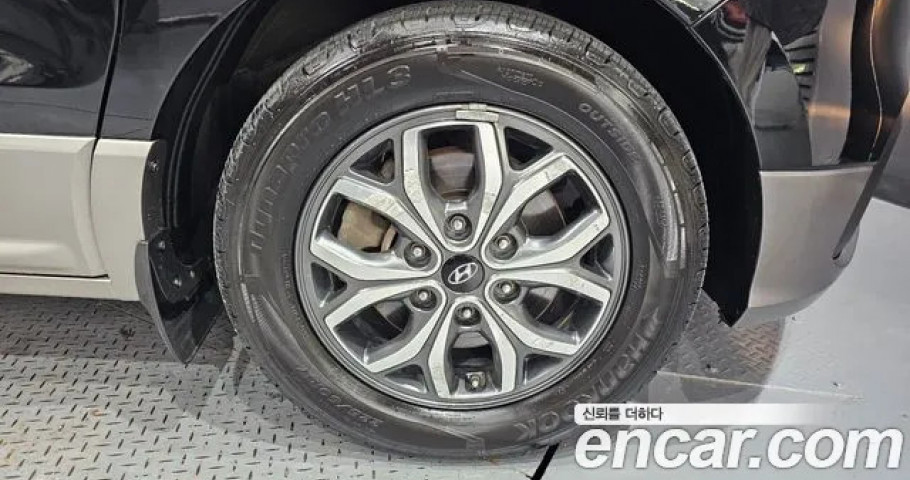 Hyundai Starex 