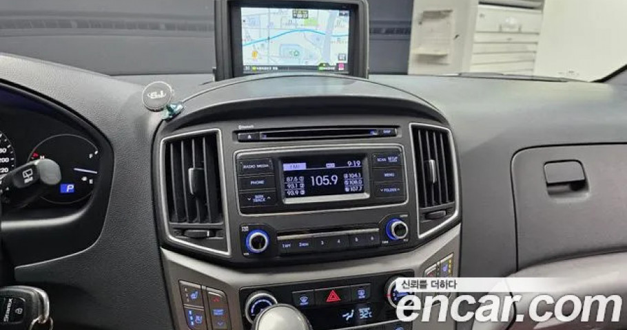 Hyundai Starex 