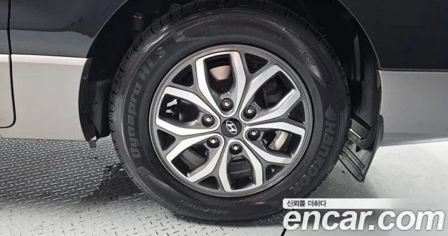 Hyundai Starex 