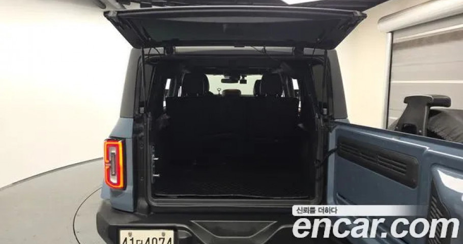 Ford Bronco 