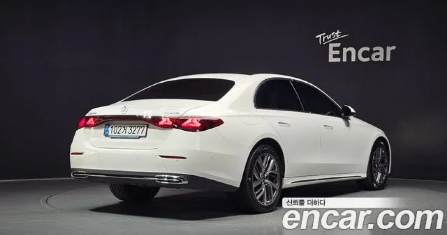 Mercedes-Benz E-Class 