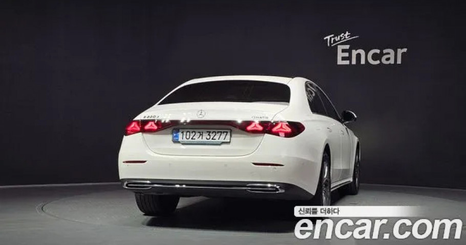 Mercedes-Benz E-Class 