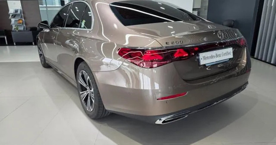 Mercedes-Benz E-Class 