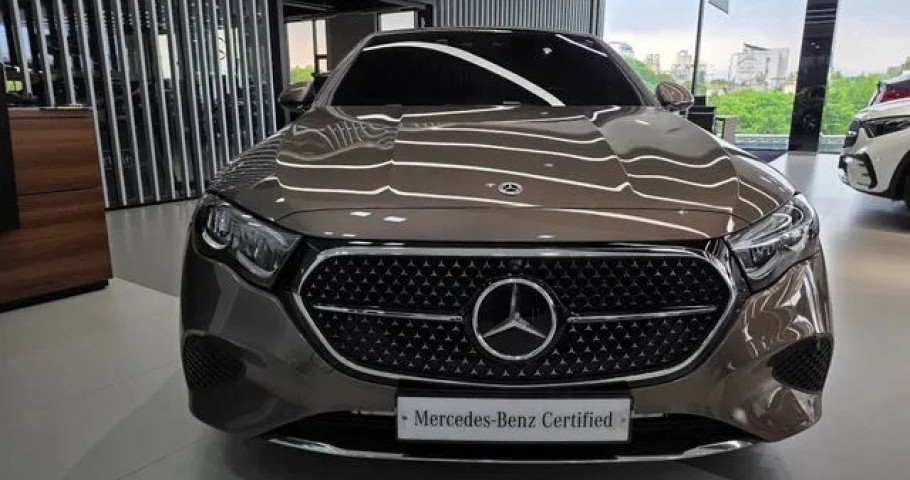 Mercedes-Benz E-Class 