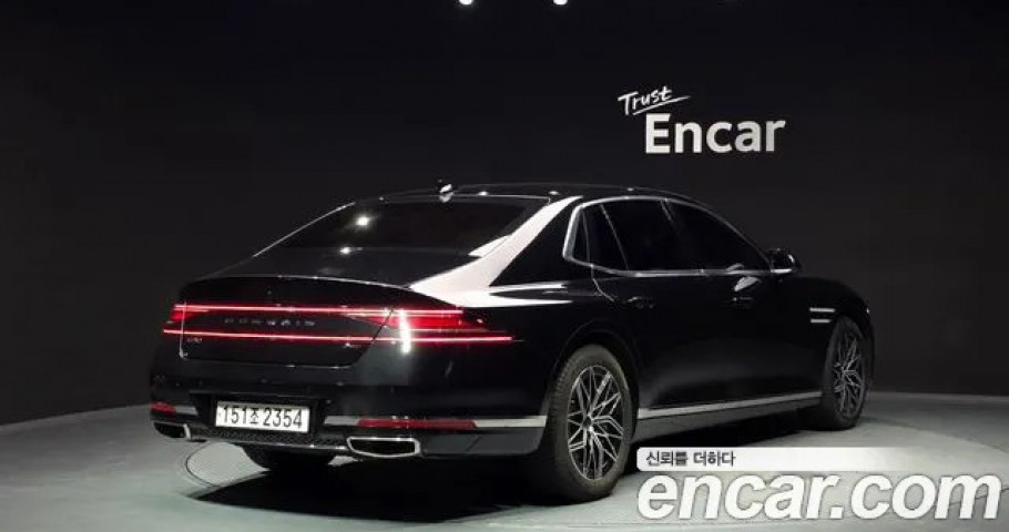 Genesis G90 
