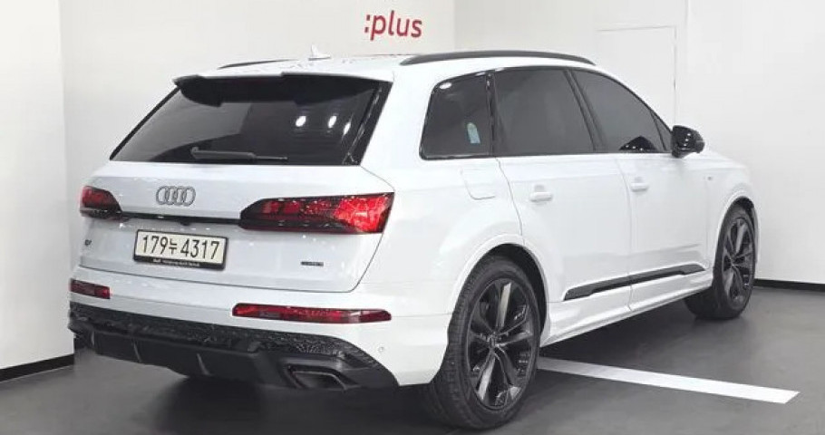 Audi Q7 