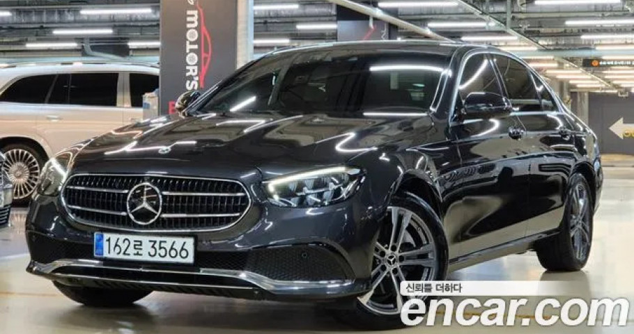 Mercedes-Benz E-Class 