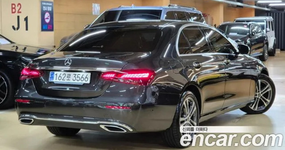Mercedes-Benz E-Class 