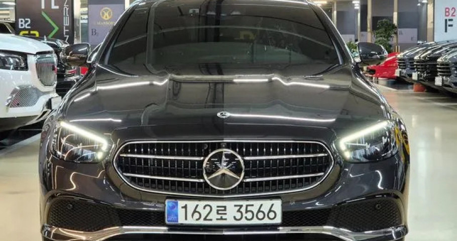Mercedes-Benz E-Class 
