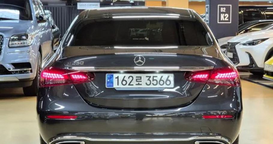 Mercedes-Benz E-Class 